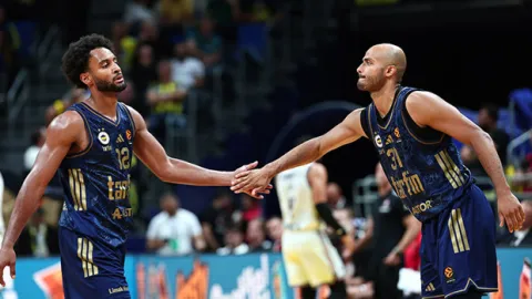 Fenerbahçe Tarfin EuroLeague'de Olympiakos'a konuk olacak!