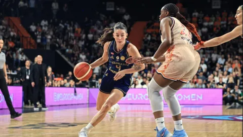 Fenerbahçe Tarfin FIBA Kadınlar Süper Kupası'nın sahibi oldu