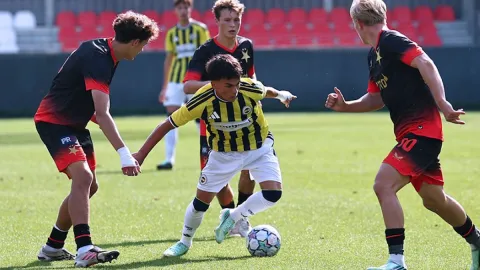 Fenerbahçe üstünlüğünü koruyamadı! Prag karşısında hayal kırıklığı