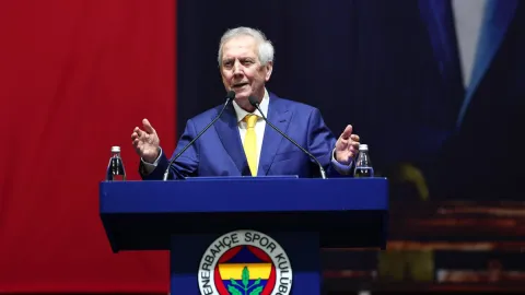 Fenerbahçe'de forma giymeden ayrılıyor: Devre arası yolcu