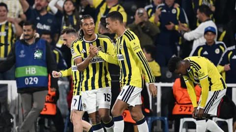 Fenerbahçe'de sakatlık şoku: Galatasaray derbisi öncesi kötü haber!