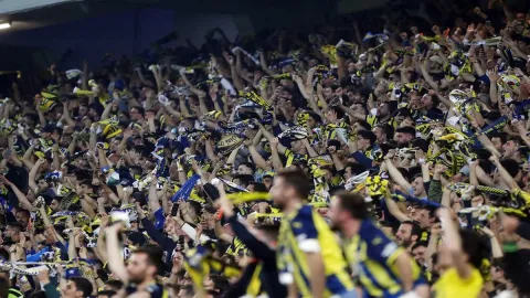 Fenerbahçe'den derbi öncesi taraftarına jest! Tribünde dağıtılacak