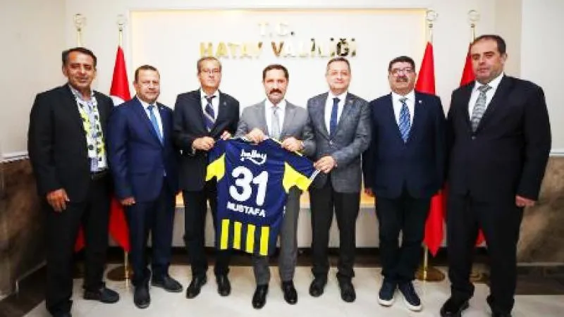 Fenerbahçelilerden Vali Masatlı'ya Hatay Forması