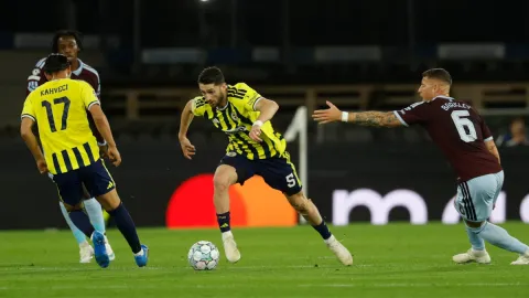 Fenerbahçe'nin milli yıldızından Şampiyonlar Ligi'nde ilginç istatistik! Hem en iyisi, hem en kötüsü