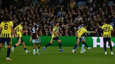 Fenerbahçe'nin tarihi yenilgisinde bir tek o alkış aldı: Taraftar özel olarak çağırdı