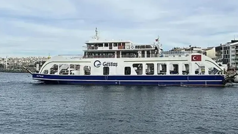 Feribot seferlerine fırtına engeli