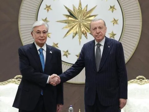 Ankara'da Türk dünyası diplomasisi! Erdoğan, Tokayev'i 21 pare top atışıyla karşıladı - fotoğraf 3