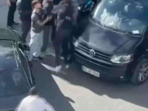 Yol verme tartışmasında ortalık savaş alanına döndü - fotoğraf 1
