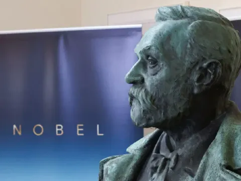 Trump, Nobel'in peşini bırakmıyor. "İtibarını kaybeder" - fotoğraf 1