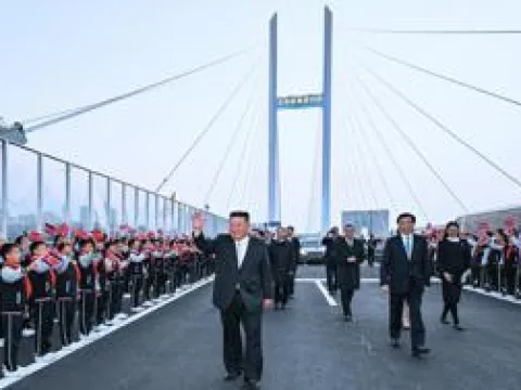 "Öldü" dedikleri Kim Yong-Un, Çin sınırında çıktı - fotoğraf 2