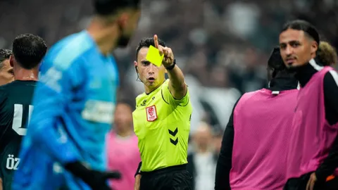 Fırat Aydınus, Beşiktaş-Kocaelispor maçındaki hakem yönetimini yorumladı: 'İspanyol VAR uyuyunca 2 penaltı, 1 kırmızı kart atlandı!'