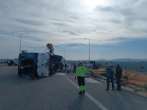 Manisa'da 11 kişinin öldüğü kazada 2 sürücü tutuklandı! - fotoğraf 3