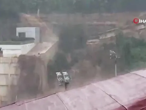 Sarıyer'de sel böyle geldi: Canını zor kurtardı - fotoğraf 3