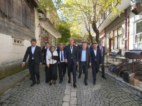 Bakan Ersoy baba ocağında iki yeni eserin açılışını yaptı - fotoğraf 4
