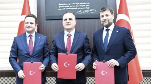 Fon krizi valiliğe sıçradı: AKP’li isimden valinin sözlerine sert tepki