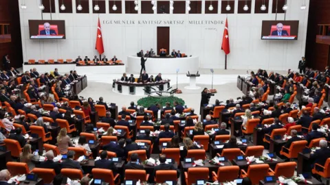 Fonların tasfiyesine ilişkin teklifin ilk 5 maddesi kabul edildi