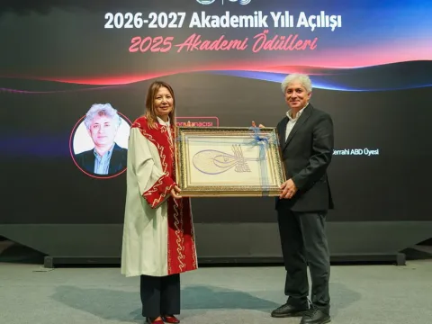 Ünlü cerrah ölümden döndü: Türkiye’nin ilk tam yüz naklini gerçekleştirmişti - fotoğraf 2
