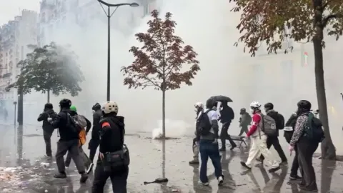 Fransa ve İtalya alarmda: Yüzbinler sokağa indi