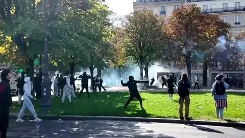 Fransa'da lise öğrencileri ülke çapında eylemde