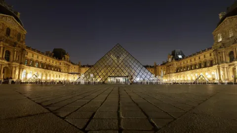 Fransa'da olası eylemlere karşı Louvre ve bazı müzeler 24 Ekim'de kapalı olacak