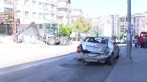 Freni boşalan kamyonet dehşet saçtı