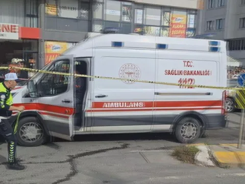 Son Dakika! Pendik'te kamyon eczaneye kaldı: Yaralılar var - fotoğraf 4