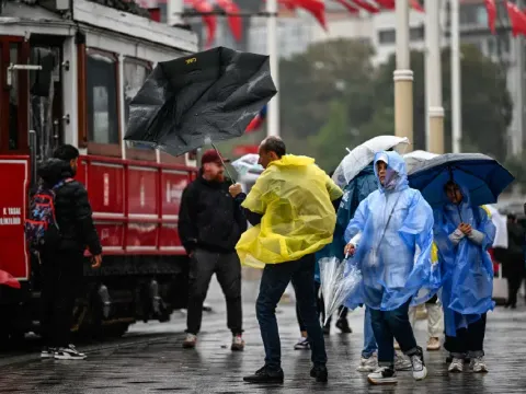 İstanbulluları sevindirecek haber. Saat verildi, yağış son bir kez bastıracak sonra gidecek - fotoğraf 1