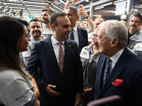 Bakan Kacır direksiyona geçti! Otomotivde 300 milyon dolarlık yeni yatırım - fotoğraf 4