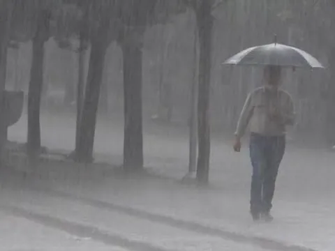 Yurt genelinde sağanak ve fırtına uyarısı - fotoğraf 1