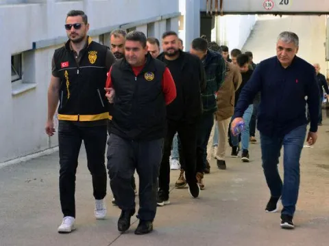 Kurgu trafik kazalarıyla vurgun! Kiralık sürücü detayı! - fotoğraf 3