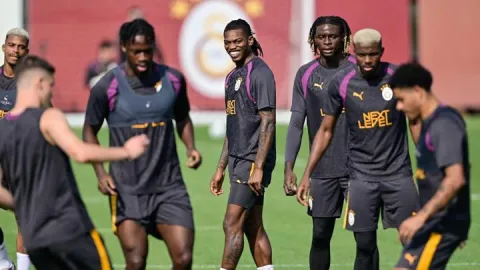 Galatasaray, Barcelona maçı öncesi son antrenmanını gerçekleştirdi