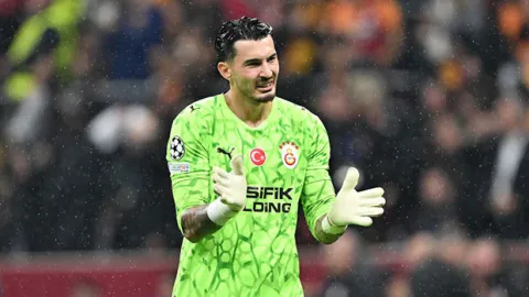 Galatasaray-Barcelona maçı sonrası Uğurcan Çakır ve Davinson Sanchez konuştu: 2-0'ı bulsaydık farklı olabilirdi