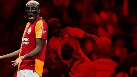 Galatasaray - Barcelona maçına damga vuran karar