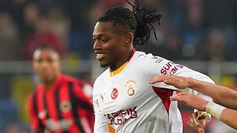 Galatasaray'a şok! Yıldız oyuncu sarı kırmızılıların kritik maçlarında yok