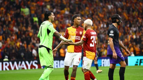 Galatasaray'da Lucas Torreira sakatlandı!