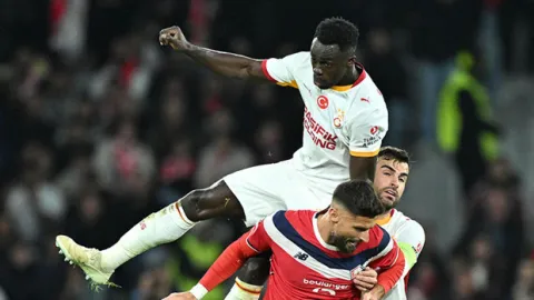 Galatasaray'da savunmanın patronu Davinson!