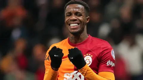 Galatasaray'dan kovulur gibi gönderilmişti! Öyle bir ülkeden teklif aldı ki...