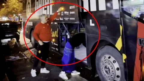 Galatasaray'ın takım otobüsünde şaşırtan görüntü