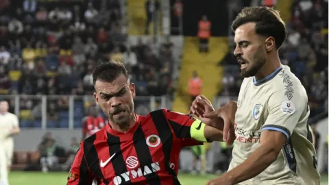 G.Birliği'nden Goutas'a geçmiş olsun mesajı!