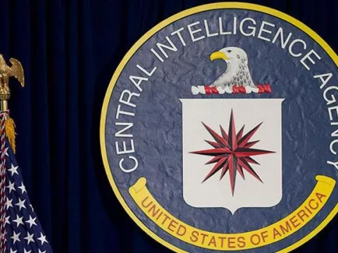 Eski CIA yetkilisin itiraf! Evinden servet çıktı: Külçe külçe altınlar ve mücevherler - fotoğraf 1