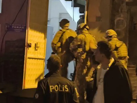 Para vermeyen annesini bıçakla rehin aldı - fotoğraf 2