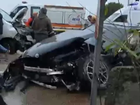 Bursa'da yağış kazayı getirdi: 5 aracın karıştığı zincirleme kazada 5 yaralı - fotoğraf 4