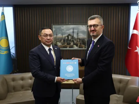 İletişim Başkanı Duran, Kazakistan Kültür ve Enformasyon Bakanı Kırıkbayev ile görüştü - fotoğraf 1