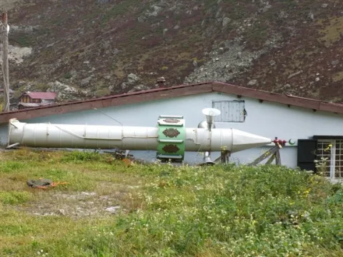 Rize'de kış öncesi gelenek bozulmadı: Çığa karşı minareyi yere yatırdılar - fotoğraf 3