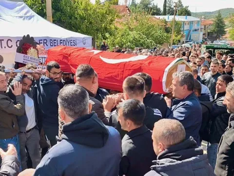 Soma'da maden ocağında göçük: İsa Olcay gözyaşları içinde son yolculuğuna uğurlandı - fotoğraf 4