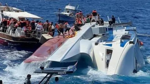 Girne açıklarındaki gemi kazasında 2 naaşın kimliği belirlendi