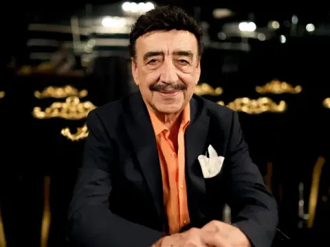 Sahnede fenalaşıp hastanelik olmuştu. Hakkı Bulut taburcu oldu - fotoğraf 1