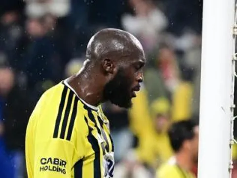 GS-FB DERBİSİ NE ZAMAN, HANGİ KANALDA? Galatasaray Fenerbahçe derbisi saat kaçta, şifresiz mi? Derbi günü mü değişti? - fotoğraf 1