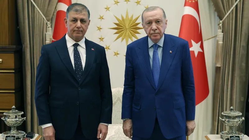 Gözler yarına çevrildi. Cemil Tugay AK Parti'ye mi geçecek?