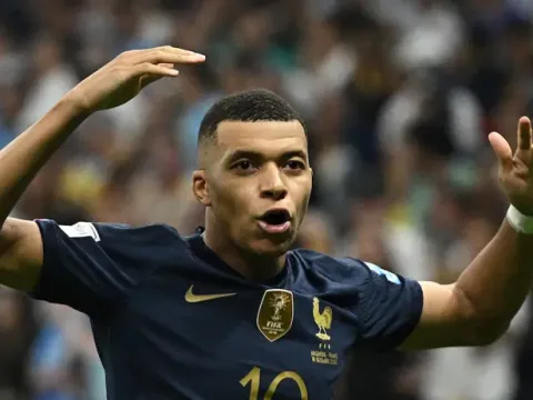 Bir videoyla gelen boykot. Çinli dev markalar Mbappe'yi sildi - fotoğraf 1